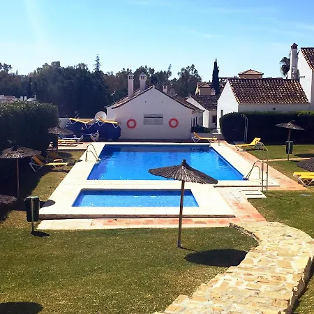Feriehus Townhouse With Pool Near Puerto Banus *