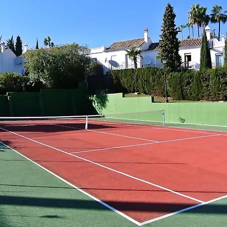 Feriehus Townhouse With Pool Near Puerto Banus Marbella