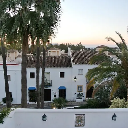 Townhouse With Pool Near Puerto Banus Holiday home