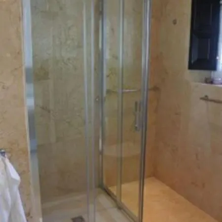 Townhouse With Pool Near Puerto Banus