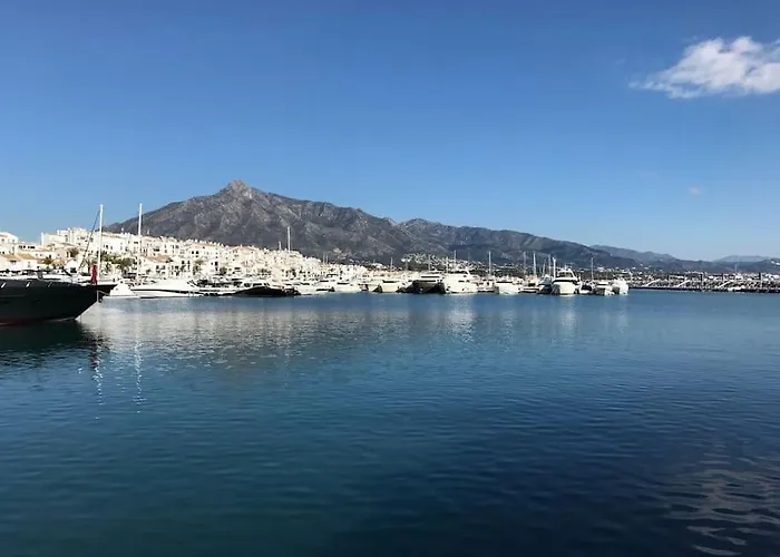 別荘 Townhouse With Pool Near Puerto Banus