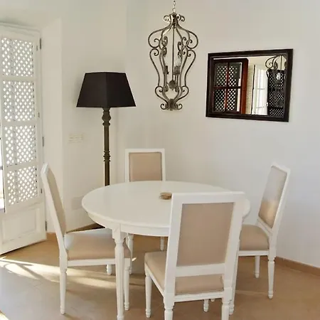 Townhouse With Pool Near Puerto Banus Feriehus